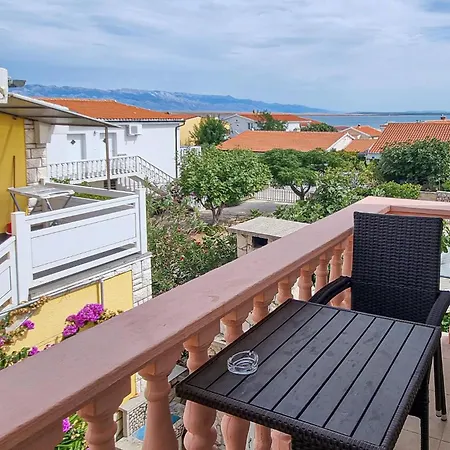 Apartment Amazing In With House Sea View Vir