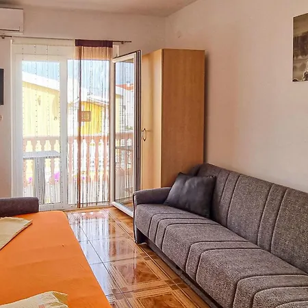 Apartament Gorgeous Apartment In Vir *